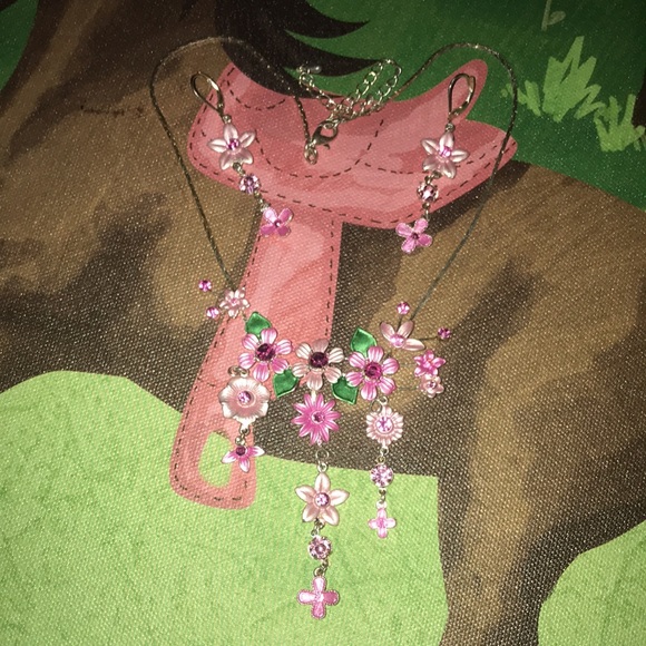 Pink Flowers Rhinestone Drop Layered Set NWOT - Picture 14 of 17